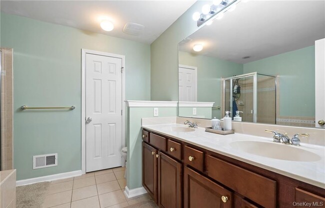 Building Photo - 5 Case Ct