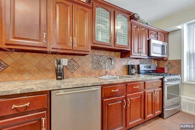 Building Photo - 326 Bridge Plaza N