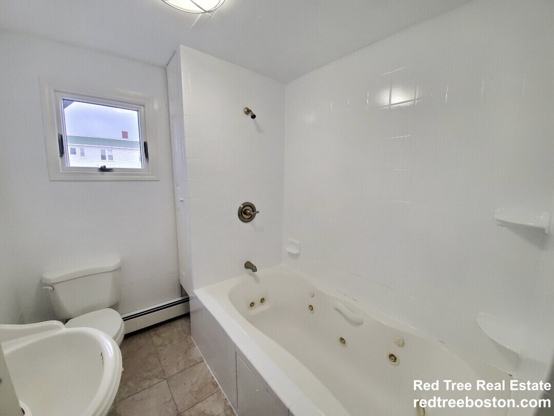 Building Photo - 25 Kensington Ave