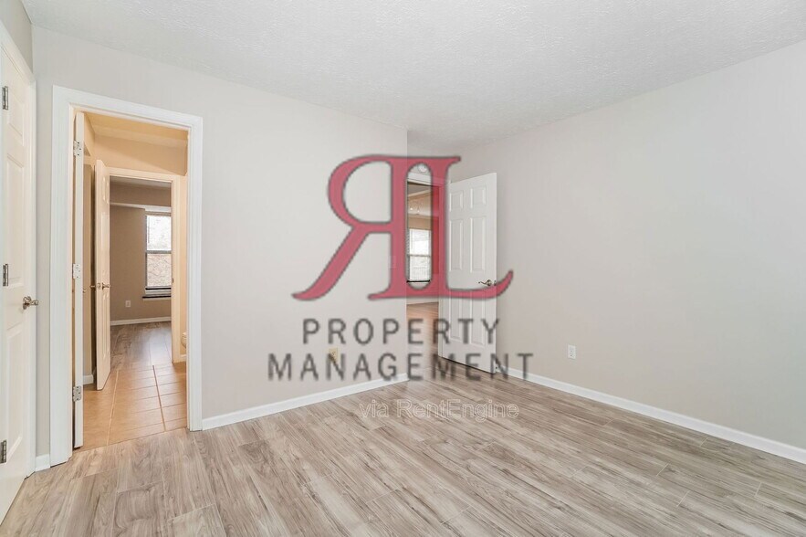 Building Photo - 2733 Greystone Dr