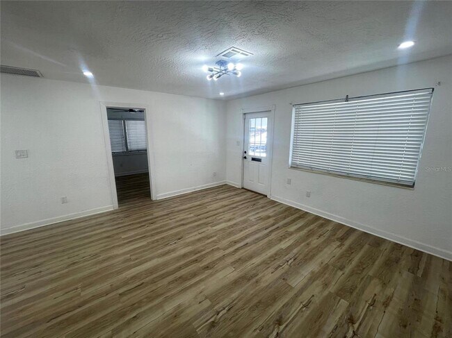 Building Photo - 3717 Belmont Blvd