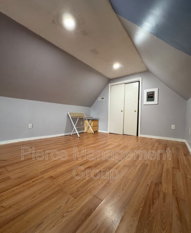 Building Photo - 140 Rumford St