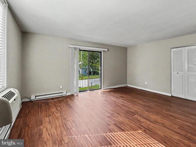Building Photo - 408 W Lafayette St