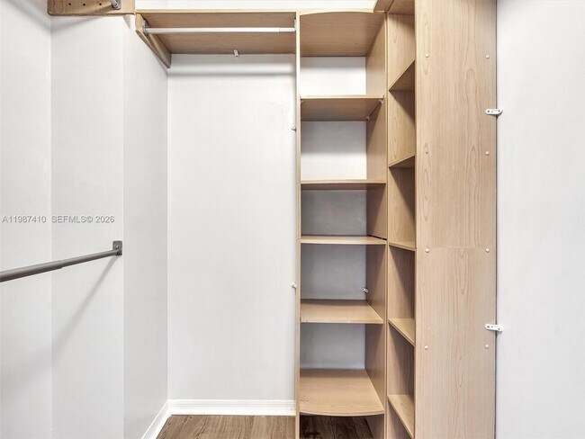 Building Photo - 1498 SW 106th Ave