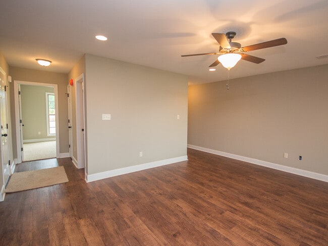 Building Photo - 25260 Everblake Dr