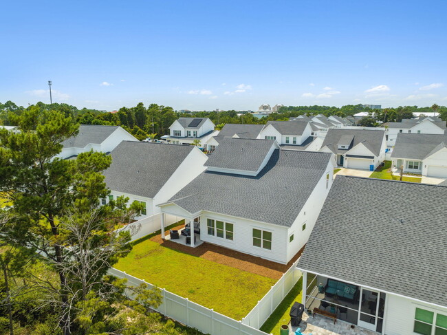 Building Photo - 712 Landing Cir