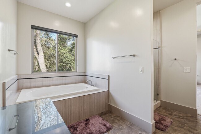 Building Photo - 3813 Calverhall Way