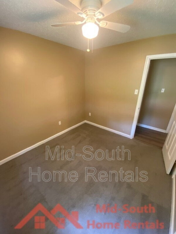 Building Photo - 4417 Willow Springs Cove