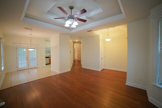 Building Photo - 2400 Tippecanoe Ridge