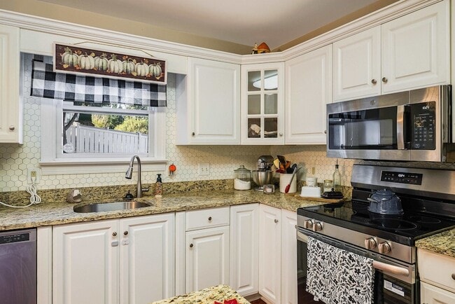 Building Photo - 1141 Decca Dr