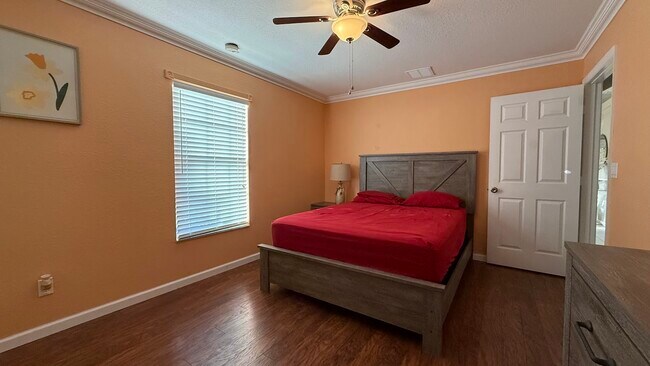 Building Photo - 3647 SW Ballweg St