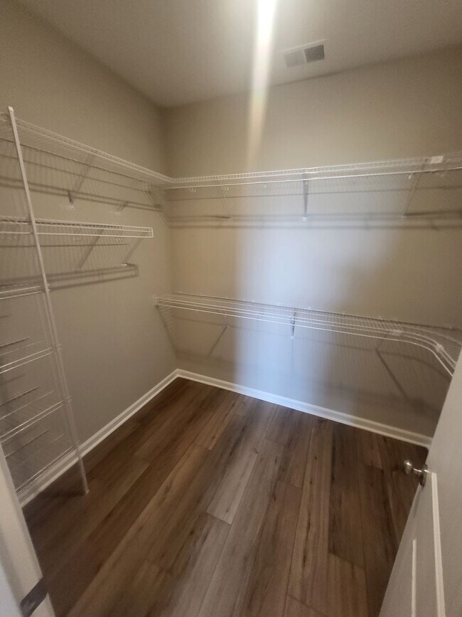 Building Photo - Beautiful New Build 3 Bedroom Home