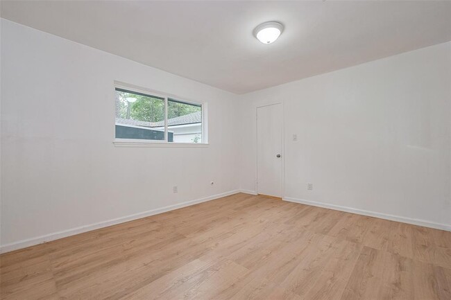 Building Photo - 25303 Lynbriar Ln