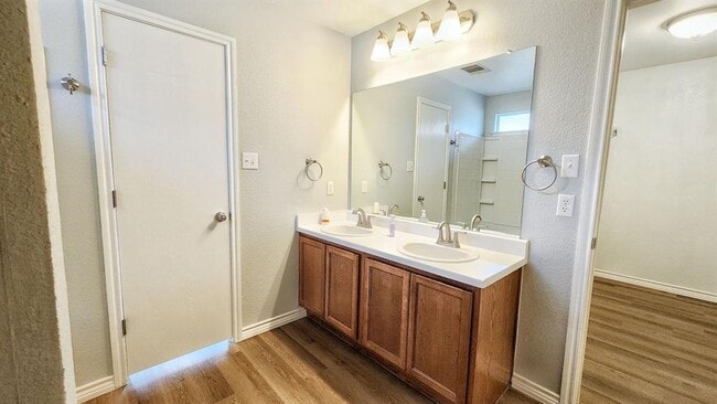 Building Photo - 202 Brandons Way