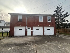 Building Photo - 8100 - 547/549 COURT AVE. (WESTON)