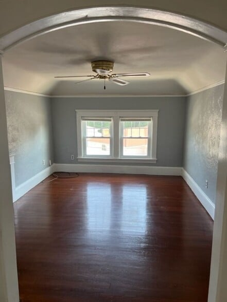 Building Photo - 2 Terino Dr