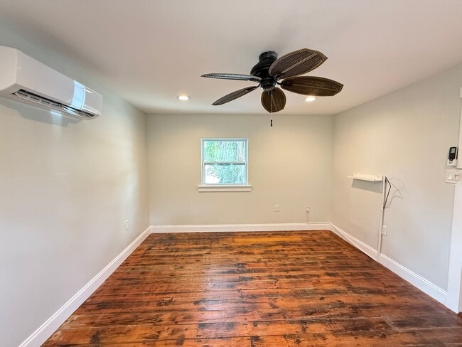 Building Photo - 1 Bedroom 1 Bathroom with WD