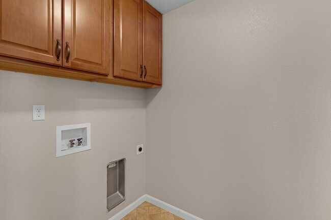Building Photo - LUXURY TOWNHOME IN NE CO SPGS, AVAILABLE  JUNE 15, SHOWINGS START JUNE 10TH