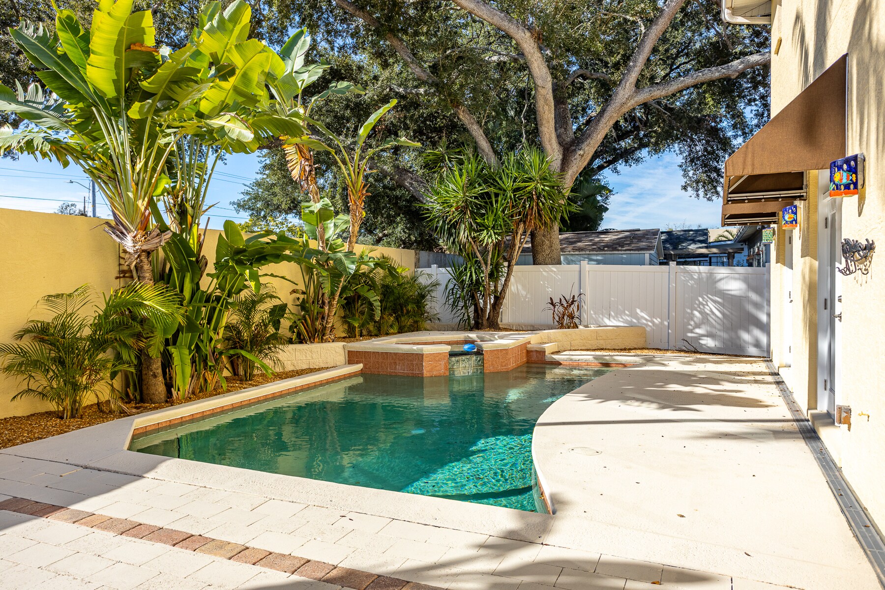 Building Photo - 3204 W Empedrado St