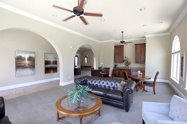 clubhouse - 4428 Dexter Ln
