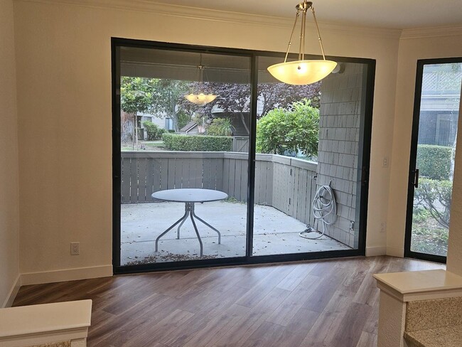 Building Photo - 55 Cove Ln
