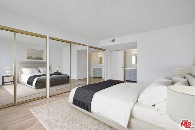 Building Photo - 10966 Rochester Ave