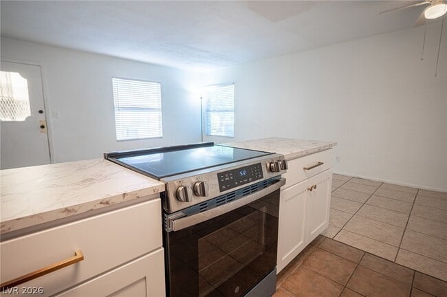 Building Photo - 1428 Lorilyn Ave