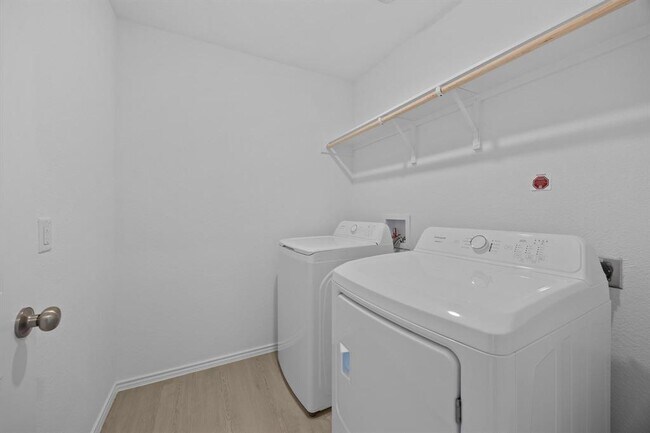 Building Photo - 209 Donnington Dr