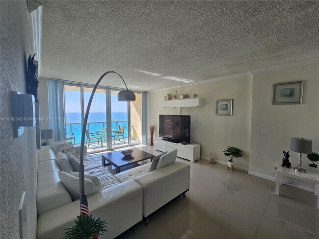 Building Photo - 2501 S Ocean Dr