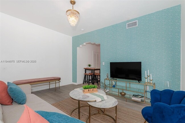 Building Photo - 530 15th St