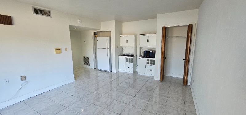 Building Photo - 181 Palm View Ct