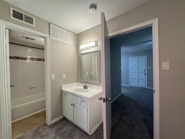 Building Photo - 4319 McKinney Ave