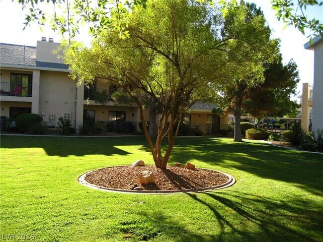 Building Photo - 2894 Lilac Ct