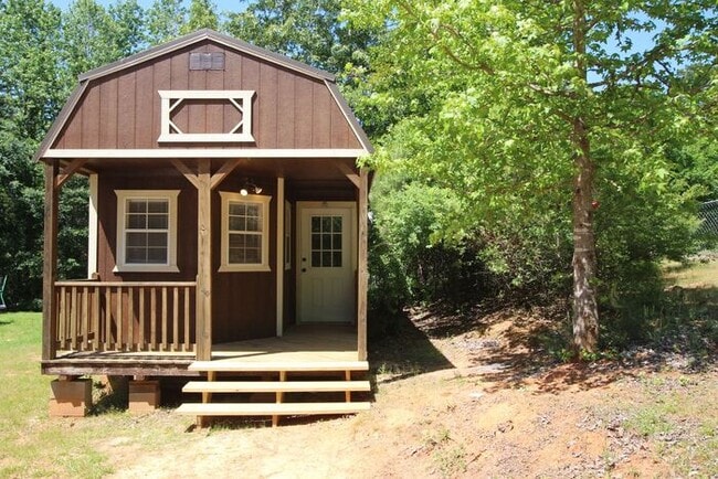 Building Photo - Tiny Home Living in Whitehouse!