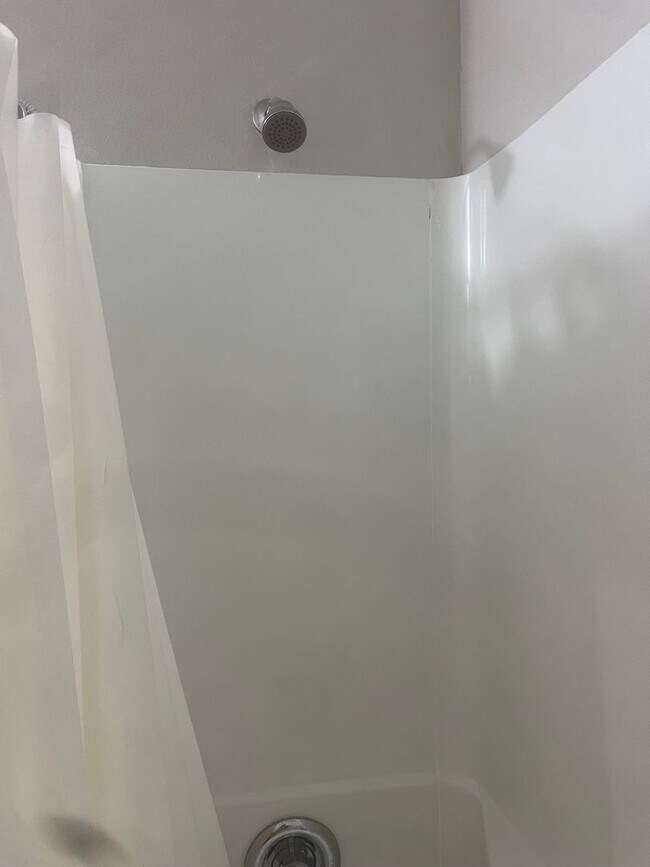 Building Photo - Spacious 5BR House in Winter Haven