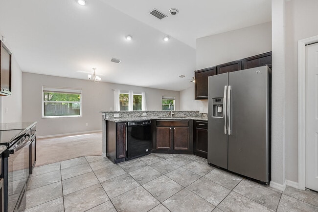 Building Photo - 304 Woods Landing Dr