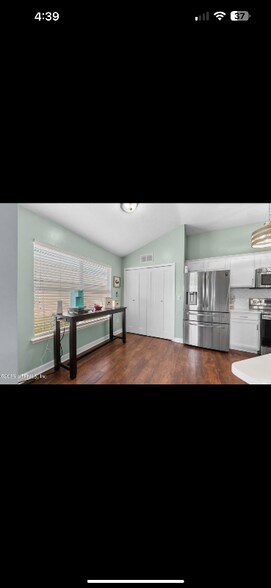 Building Photo - 45411 Ingleham Cir