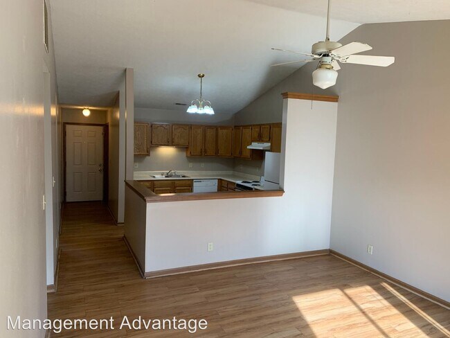 Building Photo - 2701-2703 Plaza Ln