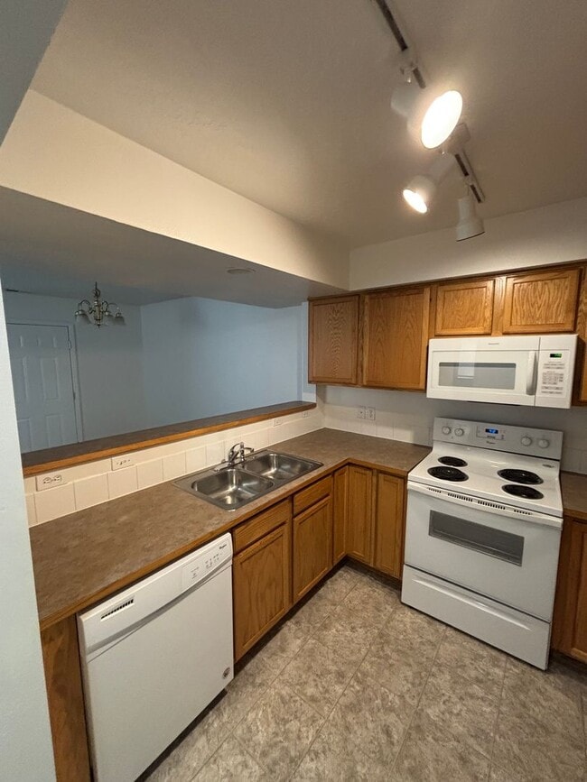 Building Photo - 3484 W Vela Pl