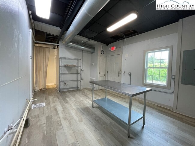 Building Photo - 15 E 2nd St