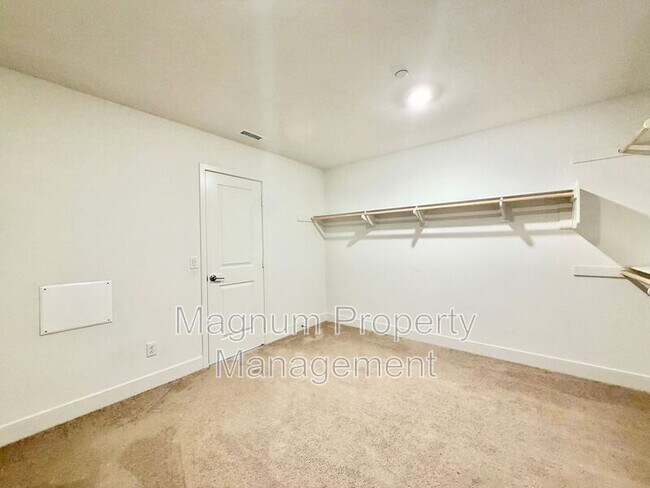 Building Photo - 34390 Coconut Cir