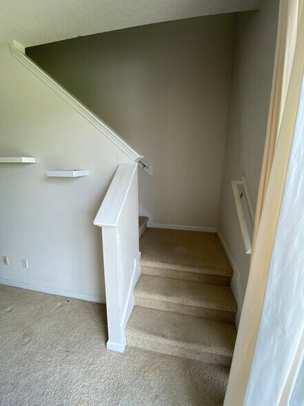 Building Photo - 612 Mount Olympus Blvd