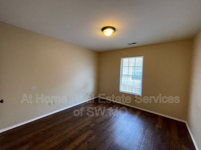 Building Photo - 1115 S Clifton