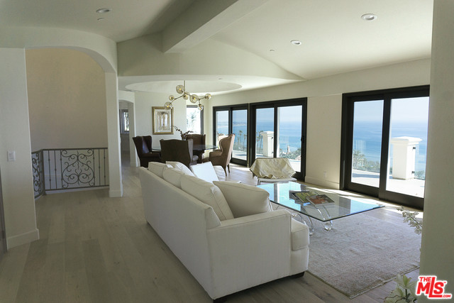 Building Photo - 4400 Encinal Canyon Rd