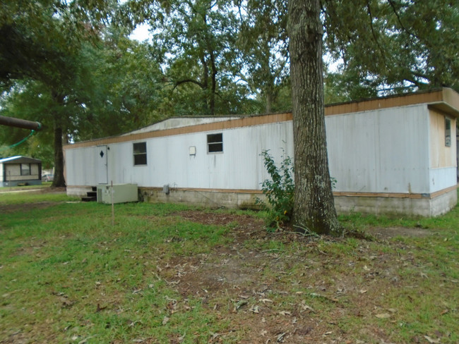 Building Photo - Large Family Home - 114 Sable Dr