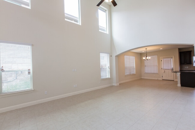 Building Photo - 16020 Travesia Way