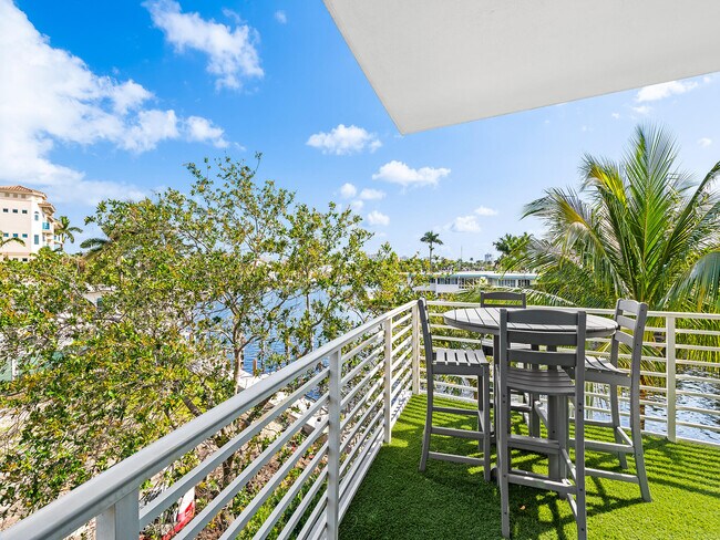 Building Photo - 444 Hendricks Isle