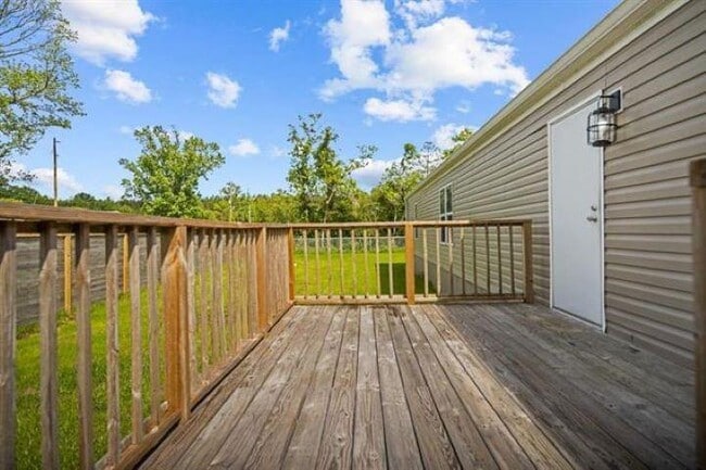 Building Photo - 33847 US-96