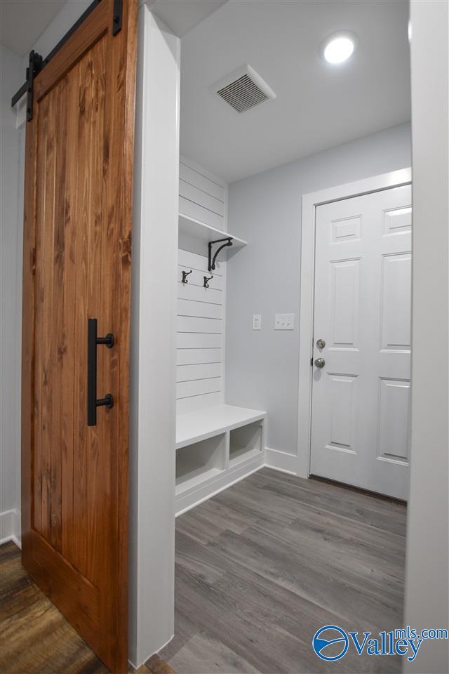 Building Photo - 300 Stone Hill Dr