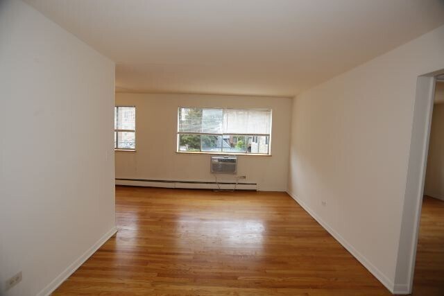 Building Photo - 503 W Briar Pl